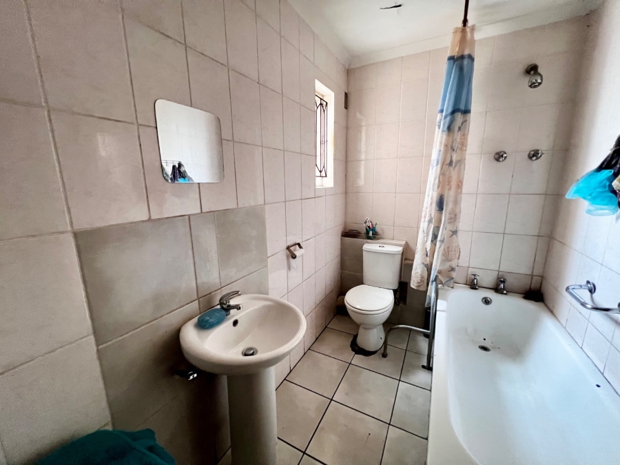 3 Bedroom Property for Sale in Westridge Western Cape